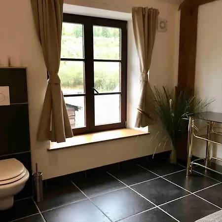 Homestay Les Ecuries De Lesse *