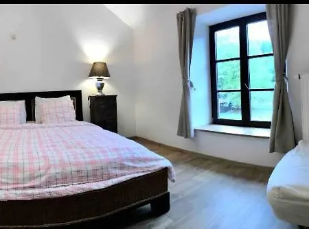 Les Ecuries De Lesse Homestay Libin
