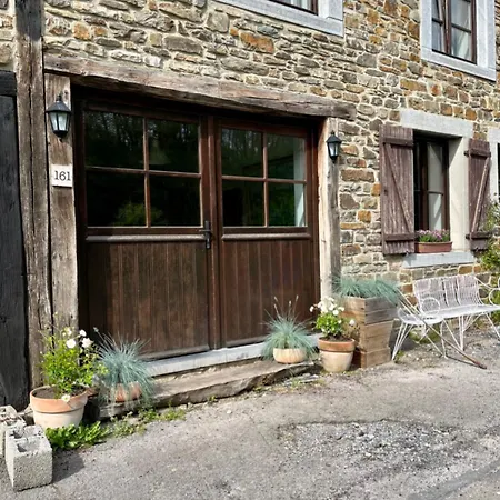 Homestay Les Ecuries De Lesse
